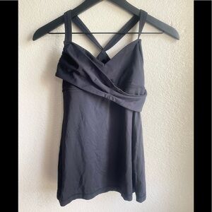 Lululemon tank size 4